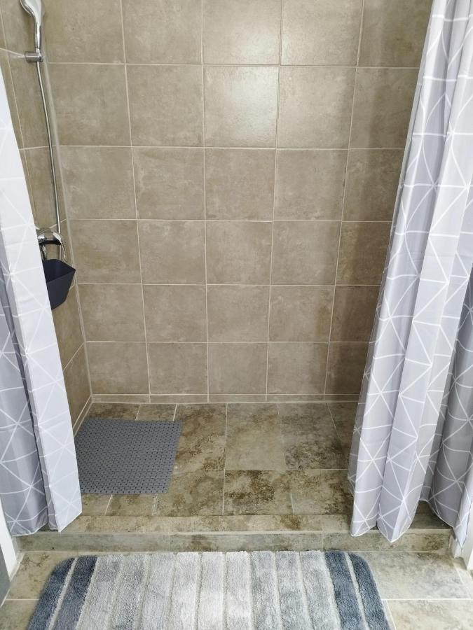 Holling Apartman Fertoboz Ngoại thất bức ảnh