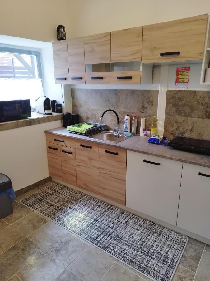 Holling Apartman Fertoboz Ngoại thất bức ảnh